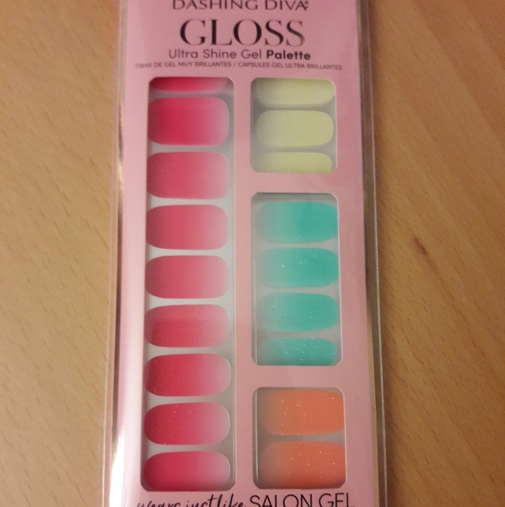 DASHING DIVA  Gloss Gel Strips Ultra Shine Palette